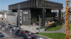 "Dm na dom" - bývalý parlament, nyní nová budova Národního muzea v Praze...