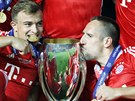 Fotbalisté Bayernu Mnichov se radují z triumfu v Superpoháru.