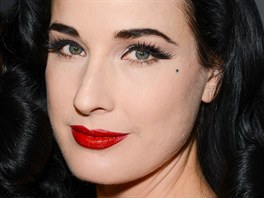 Modelka a burleskní tanenice Dita Von Teese se zase inspiruje stylem...