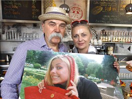Barbara Zielinská (54), hereka a zárove majitelka restaurace, stojí ve svém...