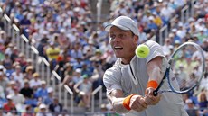 eský tenista Tomá Berdych returnuje ve 2. kole US Open.