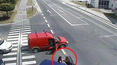 Spolujezdec napadl idie z jiného vozidla.