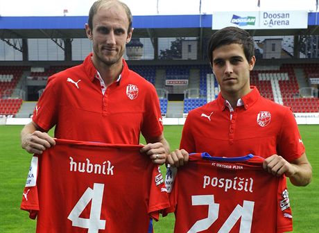 Roman Hubník (vlevo) a Martin Pospíil se  pedstavili coby nové posily FC...