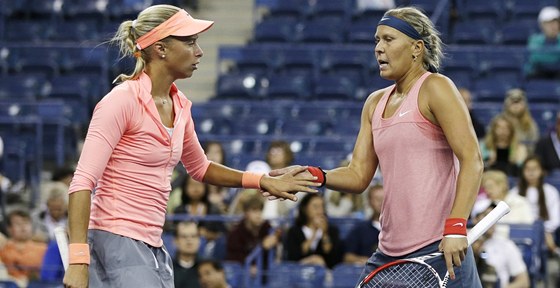 V nominaci eských tenistek pro finále Fed Cupu s Nmeckem se objevily i deblsitky Andrea Hlaváková a Lucie Hradecká, které pitom spolu na turnajích WTA ji nehrají.