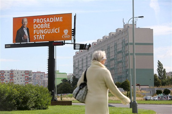 Pedvolební billboard SSD na Litochlebském námstí v Praze. (2. záí 2013)