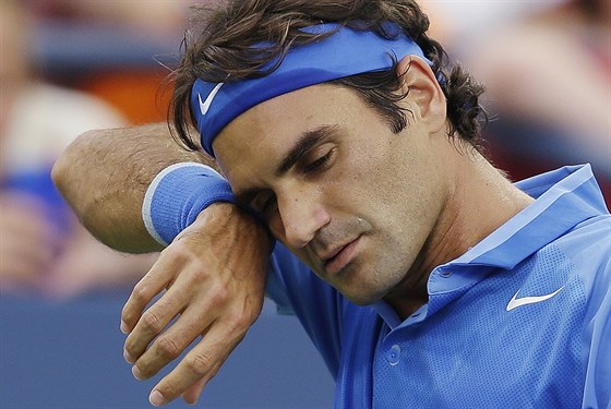 KONEC. Roger Federer vypadl na US Open v osmifinále.