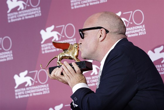 Reisér Gianfranco Rosi a jeho Zlatý lev z festivalu v Benátkách 2013