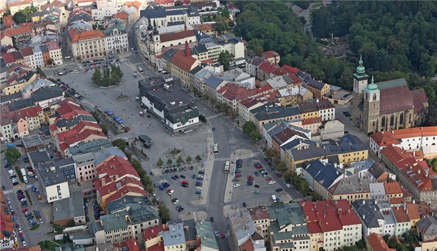 Letecký pohled na jihlavské Masarykovo námstí ze dne 5. záí 2013.