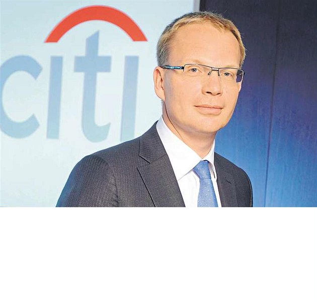 Citibank podle �éfa banky Michala Nebeského nepoci�uje, �e by lidé v recesi m�li v�t�í problémy se splácením úv�r� z kreditních karet. "Sám se tomu ob�as divím," �íká banké�.