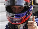 VÍTZ. Nmecký jezdec Formule 1 Sebastian Vettel odstartuje do Velké ceny...