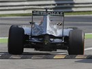 Lewis Hamilton s vozem Mercedes v kvalifikaci Velké ceny Itálie.