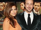 Partnei Eva Mendesová a Ryan Gosling na premiée filmu Za borovicovým hájem...