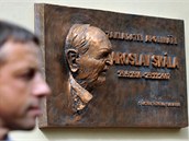 Pražský primátor Pavel Bém odhalil v roce 2008 bustu psychiatra a zakladatele