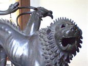 Nejznámější starověké ztvárnění motivu chiméry je tato bronzová socha nazvaná...