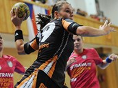 Michaela Janoukov z Mostu stl v utkn s Porubou. 