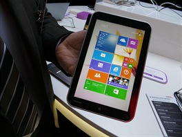 Toshiba ukázala celou řadu novinek s Windows 8. Nabídne ultrabooky, herní...