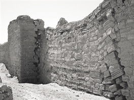 Podkopané hradby Palmýry si sedly, ale nepadly