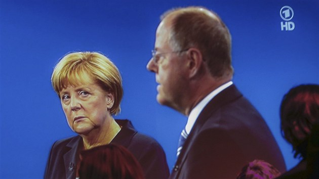 Pedvolebn duel mezi nmeckou kanclkou Angelou Merkelovou a ldrem SPD Peerem Steinbrckem (1. z 2013)