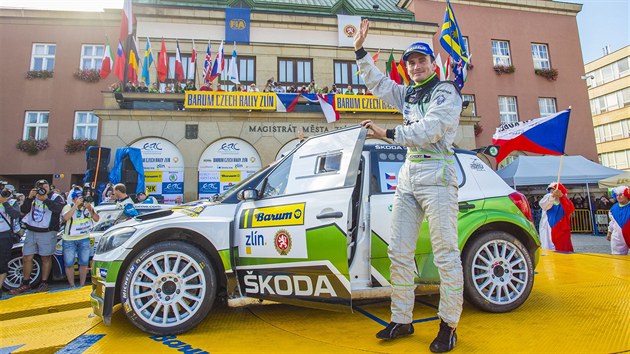 VÍTĚZ. Jan Kopecký z továrního týmu Škody ovládl potřetí v kariéře Barum rallye Zlín.