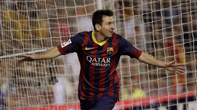ISTÝ HATTRICK ZA TICET MINUT. Útoník Barcelony Lionel Messi vstelil na...