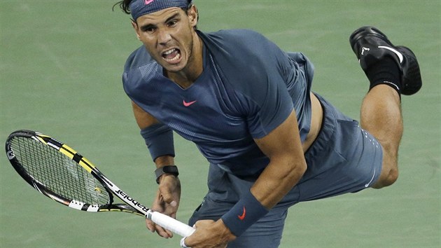 SUVERÉN. Rafael Nadal po podání ve tvrtfinále US Open.