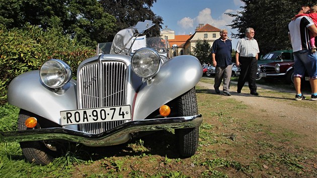 Setkn automobilovch vetern na zmku v Kimicch u Plzn.