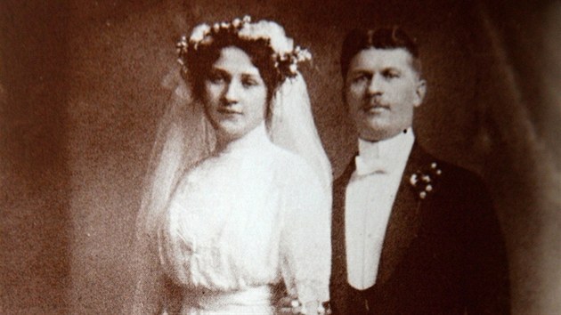 Manželé Marie Baťová a Tomáš Baťa se poprvé potkali na vídeňském plese, brali se v červenci 1912.