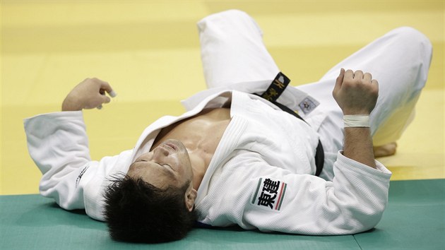 Japonsk judista Takai Ono si medaili z MS v Riu neodveze, pepral ho Luk Krplek.