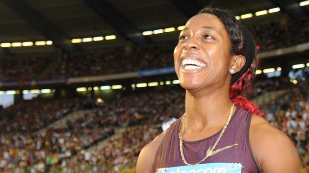 Jamajsk sprinterka Shelly-Ann Fraserov Pryceov se raduje z vtzstv na stovce v Bruselu.