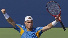 Australský tenista Lleyton Hewitt se raduje v osmifinále US Open.