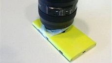Nokia si dobírá fotomoduly Sony, které se "lepí" na smartphony.
