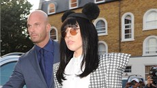 Relativn nejstízlivjí kostým zvolila Lady Gaga cestou na zvukovou zkouku