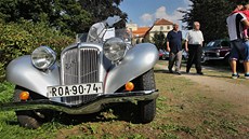 Setkání automobilových veterán na zámku v Kimicích u Plzn.