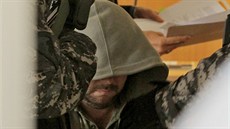 Milo� Babyka obvin�ný z vra�dy u soudu.