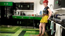 Jenny se poda�ilo zachránit také kuchy�skou linku z roku 1950. Staré sk�í�ky...