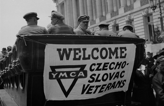 Legionáři po více než měsíční plavbě z Vladivostoku dorazili do amerického San