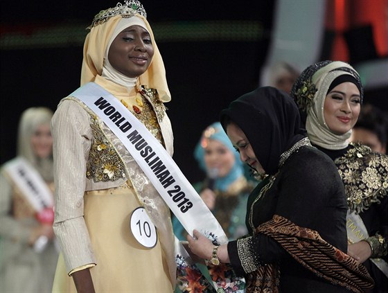 Vítězkou World Muslimah 2013 je Obabiyi Aishah Ajibolaová z Nigérie.