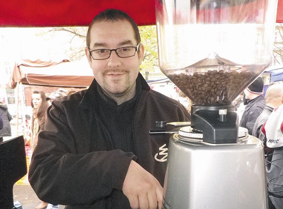 Barista Adam Dvoák