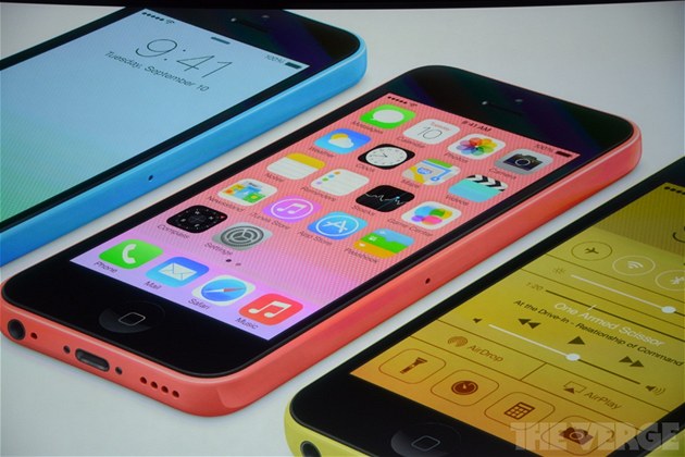 ON-LINE: Apple představil nový levný iPhone 5c a 64-bitový iPhone 5s -  iDNES.cz