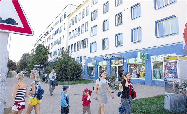 Budova polikliniky ve Francouzské ulici v Plzni na Slovanech.