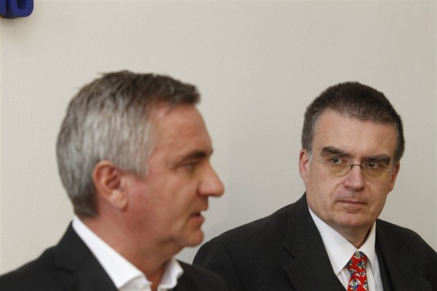 Ministr dopravy Zden�k �ák nahradil v �ele pra�ské kandidátky Zemanovc�...