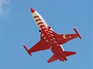 Akrobatická skupina Turkish Stars pilétá na monovské letit