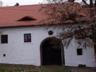 Domek v Husinci, kde se narodil mistr Jan Hus. (30. dubna 2013)
