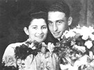 Dvaadvacetiletý Max Mannheimer v roce 1942 se svou manelkou Evou, která jen o...