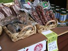 Prodávat potravinové výrobky ze své farmy ve stedomoské oblasti Campania...