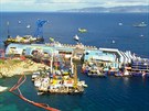 Napimování lod Costa Concordia u beh italského ostrova Giglio