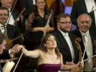 Americká violoncellistka Alisa Weilersteinová dkuje publiku po vystoupení 