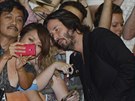 Keanu Reeves s fanouky (Toronto, 10. záí 2013)