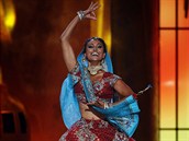 Nina Davuluri pedvedla bollywoodsk tanec (15. z 2013).