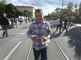 KAFE A BURGER. Kdo nechtl ochutnávat speciality, mohl si dopát tradiní velké...